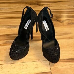 STEVE MADDEN platform pumps with strap
